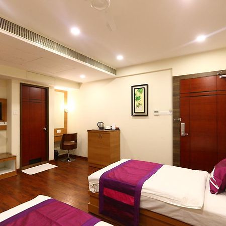 Fabhotel Prime Adore Residency Chennai Eksteriør billede
