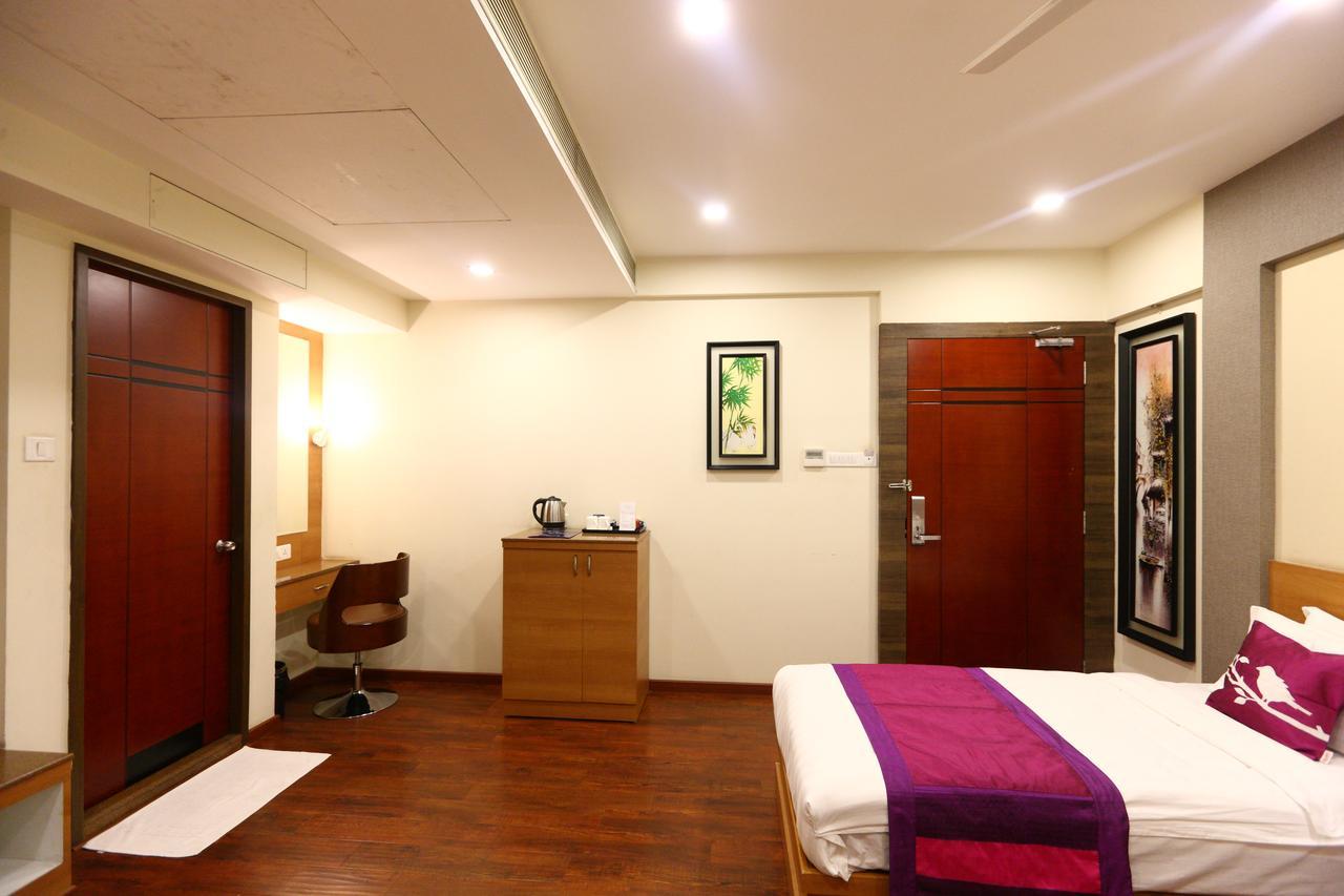 Fabhotel Prime Adore Residency Chennai Eksteriør billede